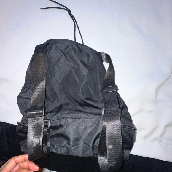 Beyond Yoga Convertible Backpack Black Separate Zip Compartment On Bottom